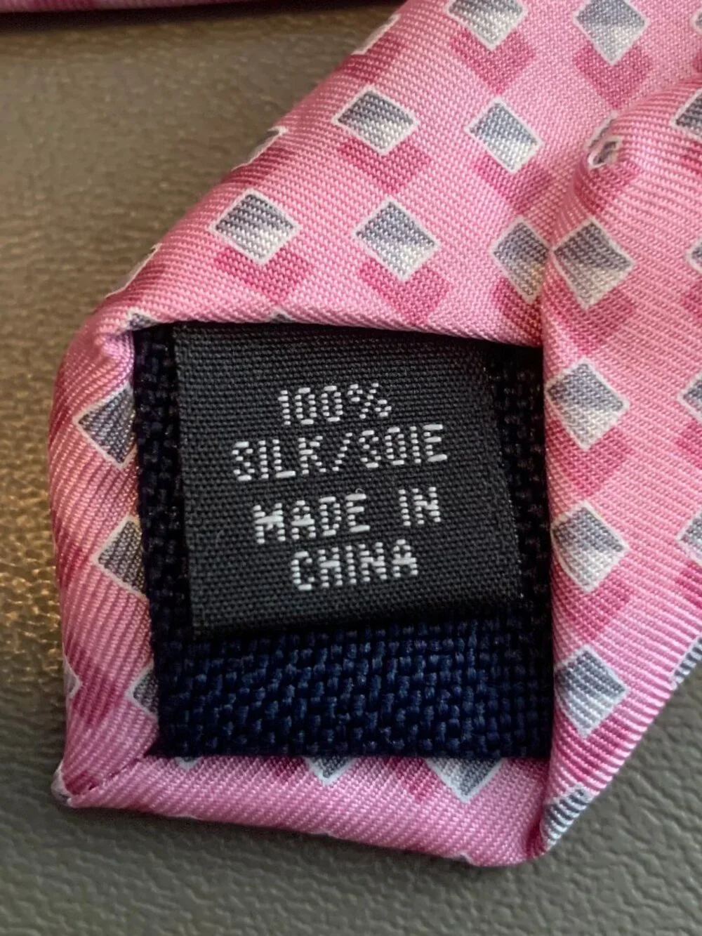 Michael Kors Men's 100% Silk 3'' Neck Tie, Pink Shadow Square, One Size